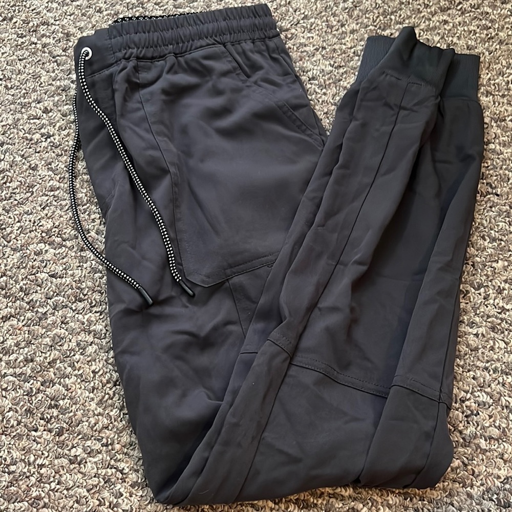 scrub joggers